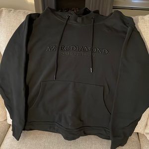 •	High Quality soft touch, heavyweight Jersey fabric